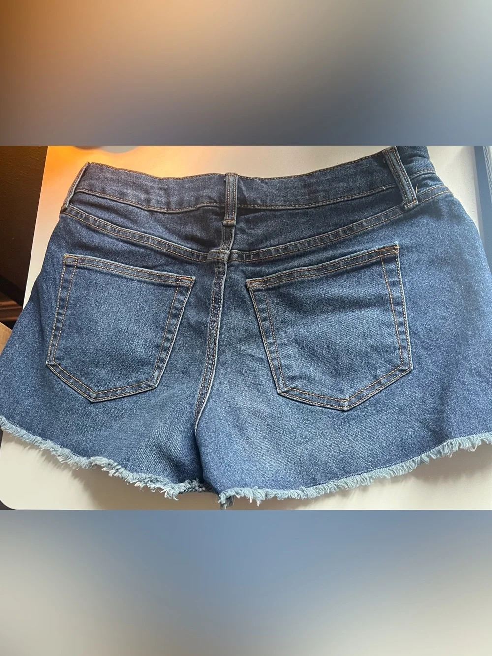 No Boundaries Women’s Dark Wash Denim High Rise Jean Shorts Size 10 Like New!